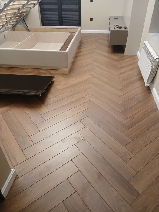 Laminat ustasi tarket teramiz  Nalivnoy pol quyamiz