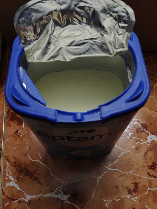 Vând 1 cutie de lapte Aptamil 1 , valabilitate 10 aprilie 2027.