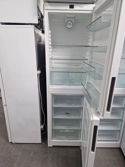 Хладилник с фризер Miele А++ No frost 380 литра