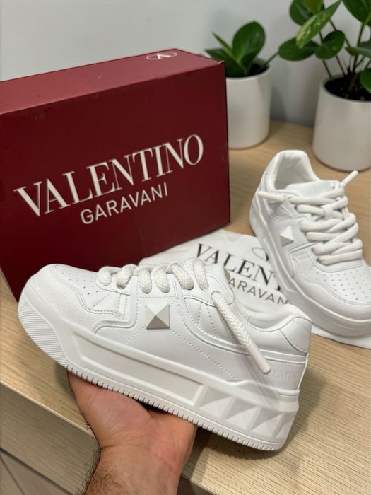Valentino Garavani unisex colet cu VERIFICARE