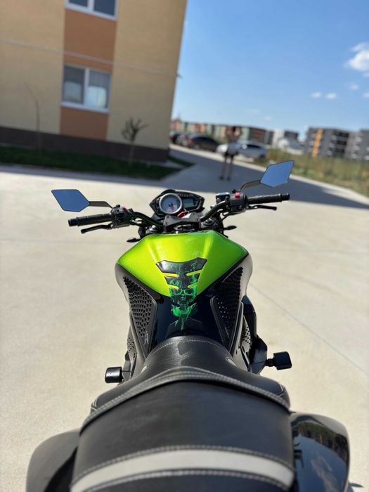 Kawasaki Z750 (Nu Honda Hornet, Yamaha FZ6, FZ1, Suzuki GSR 600)