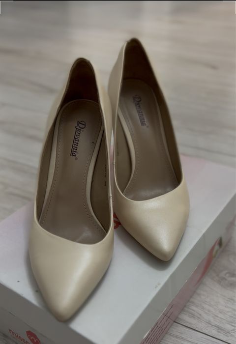 Туфли женские на каблуке