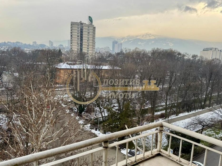 Дава се под наем Тристаен апартамент в София, Център - 110 кв.м за 1050 € - Снимка #6