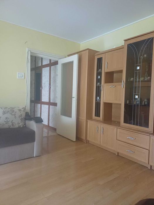 Incirieri apartament.Dau in chirie apartament cu doua camere zona nufarul onisifor ghibu.Suprafata utila 68 mp.Etaj 1.zona linistita,merita vazut