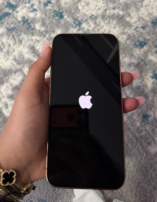 Vând IPhone 13 pro Gold