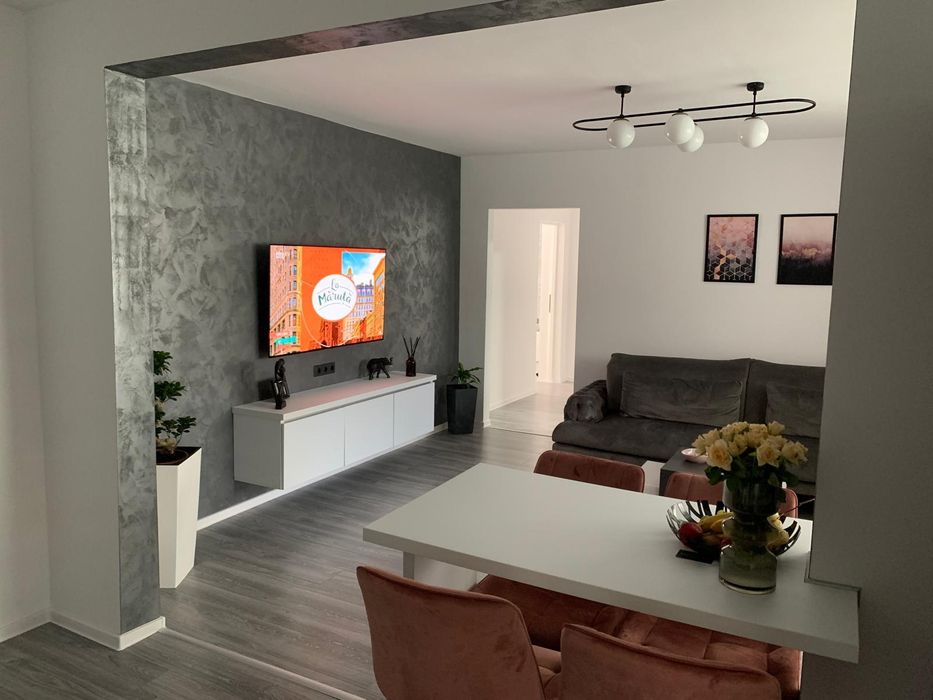 De închiriat apartament 3 camere Renovat Modern, str. Moldovei zona super
