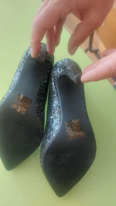 Елегантни дамски обувки