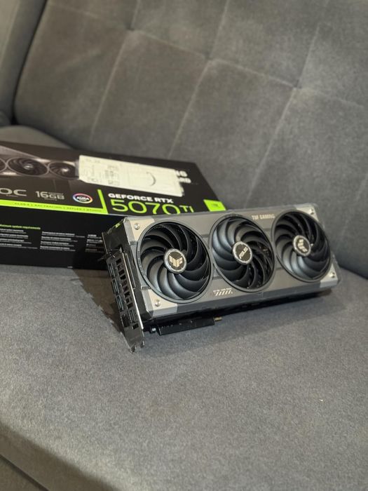 RTX 5070 Ti ASUS TUF Gaming