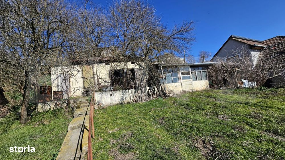 Casa 5 camere, 2 bucatarii, 140 mp, curte si gradina, zona Blaj