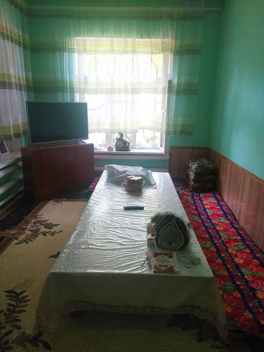 Ховли Сотилади 5 ХОНА 5 сотик + Хамза мфй Горпаркдан  2 км Чирчик