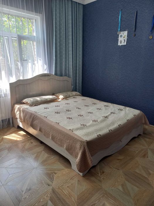 Продам спальный гарнитур
