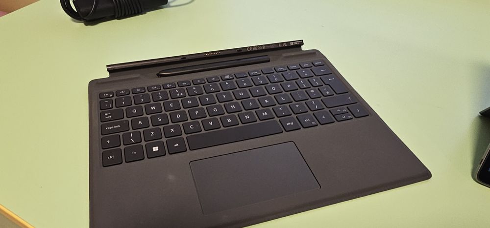 Dell 7320 detachable. Windows таблет. Intel i7, 16gb ram, 256gb ssd