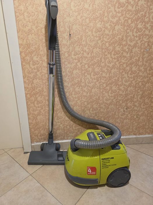 Продавам прахосмукачка Zelmer ,запазена и добре работеща висок клас