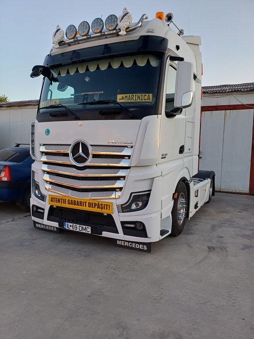 Mercedes Actros 2545,1845,Mercedes Atego 1528,Trailer Meusburger