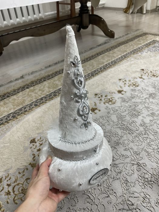 Сәукеле для сырға салу