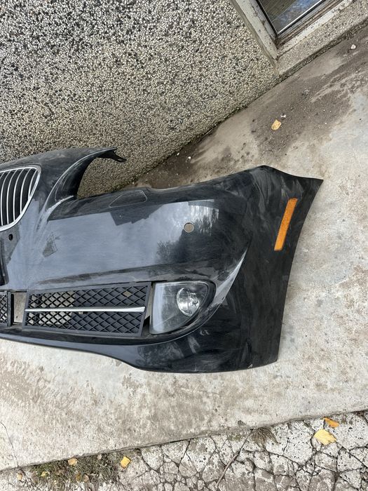 Продавам предна броня и прагове за BMW F10