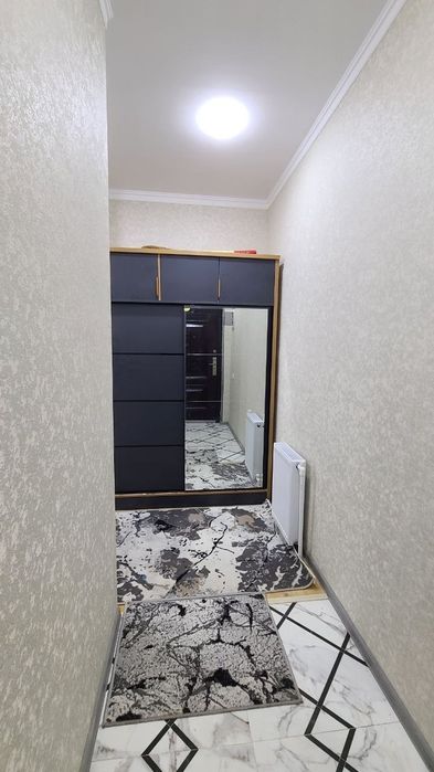 Фарҳодский бозор ёнида 2 хонали квартира ижарага берилади