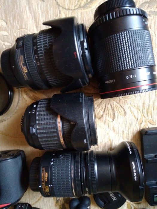 Коледна цена .Предлагам отлична фото камера Nikon D5600