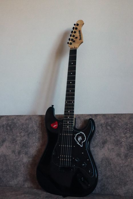 Продам электрогитару