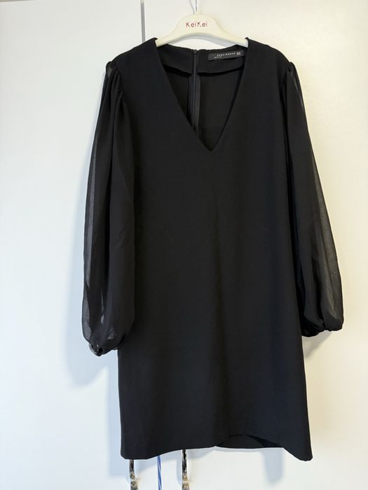 Lot haine de vara: rochii, fusta si tricou marimea 34