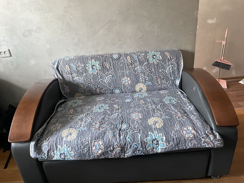 Продам диван в хорошем состояний