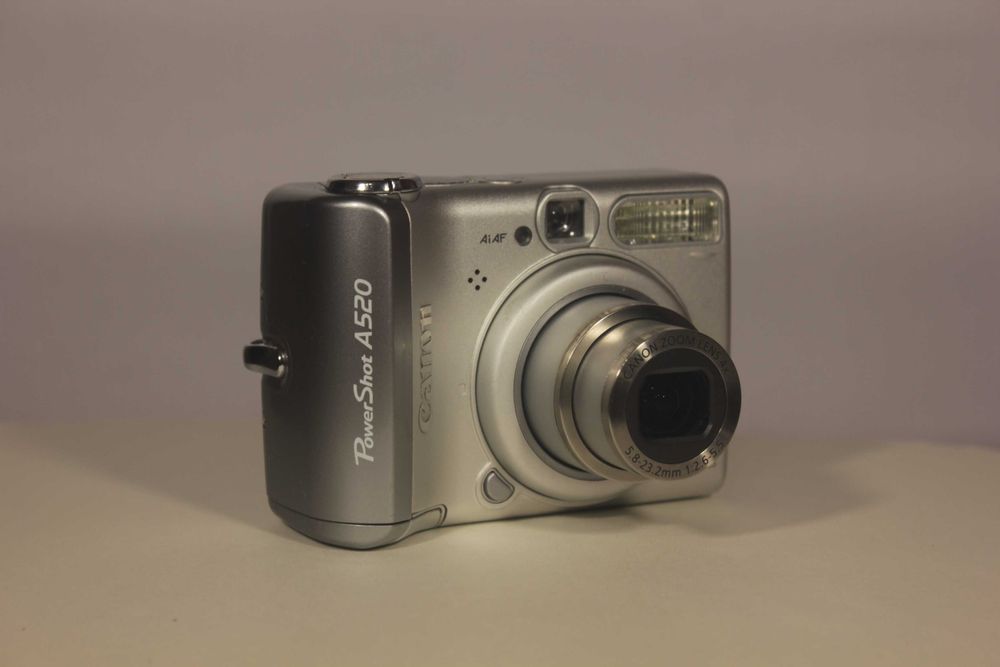 Винтажная цифровая фотокамера Canon PowerShot A520