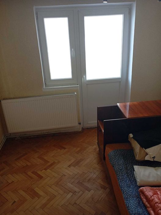 Vând apartament cu 3 camere în Lugoj
