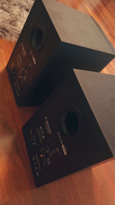 Vand monitoare de studio Adam T8V