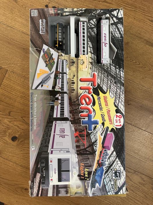 Tren electric baterii