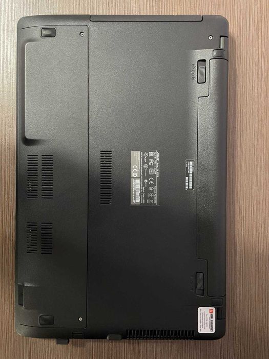 Лаптоп Asus X552M