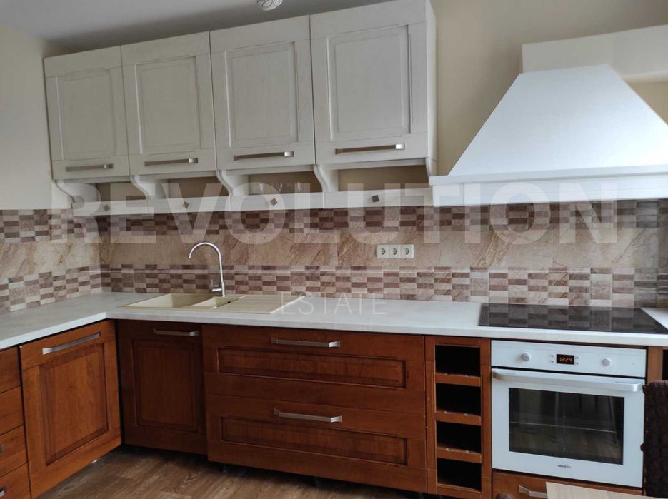 Дава се под наем Тристаен апартамент в Варна, Бриз - 90 кв.м за 504.9 € - Снимка #1