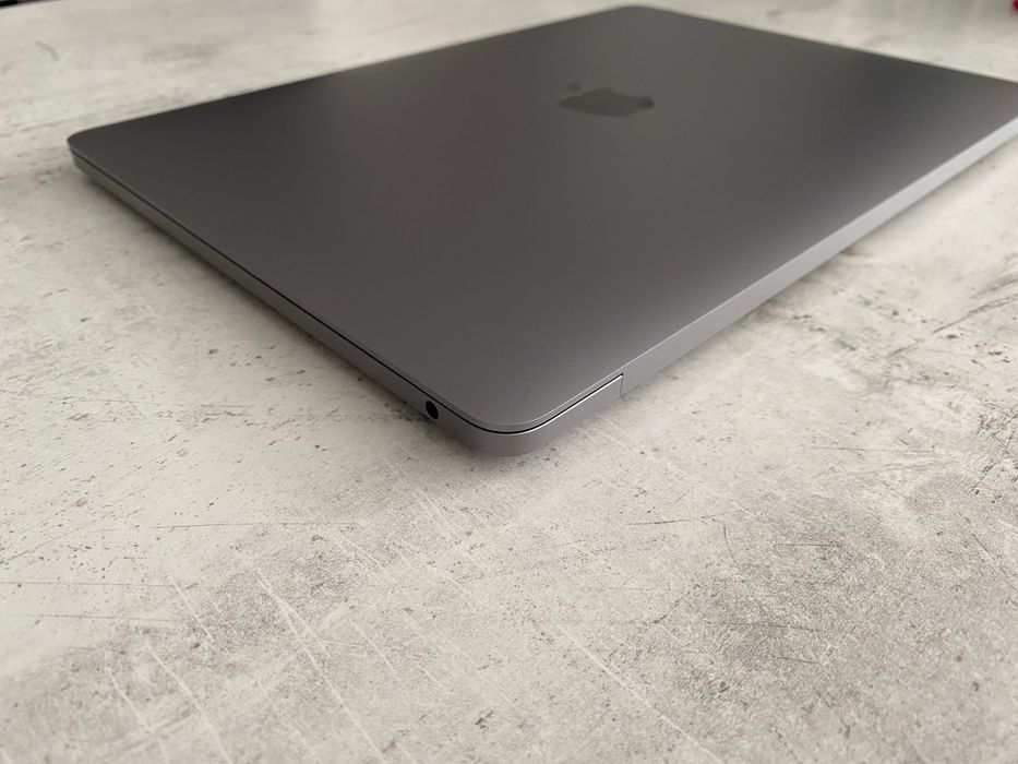 MacBook Pro 13" M1 Chip 8-CPU, 8-GPU, 16GB RAM, 2TB SSD