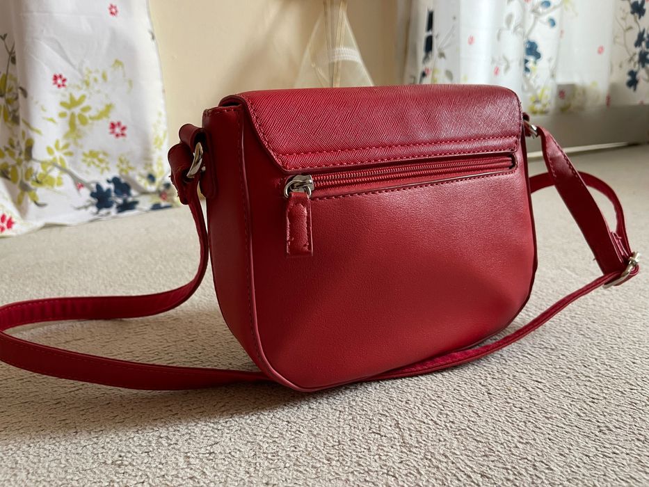 Дамска червена чанта