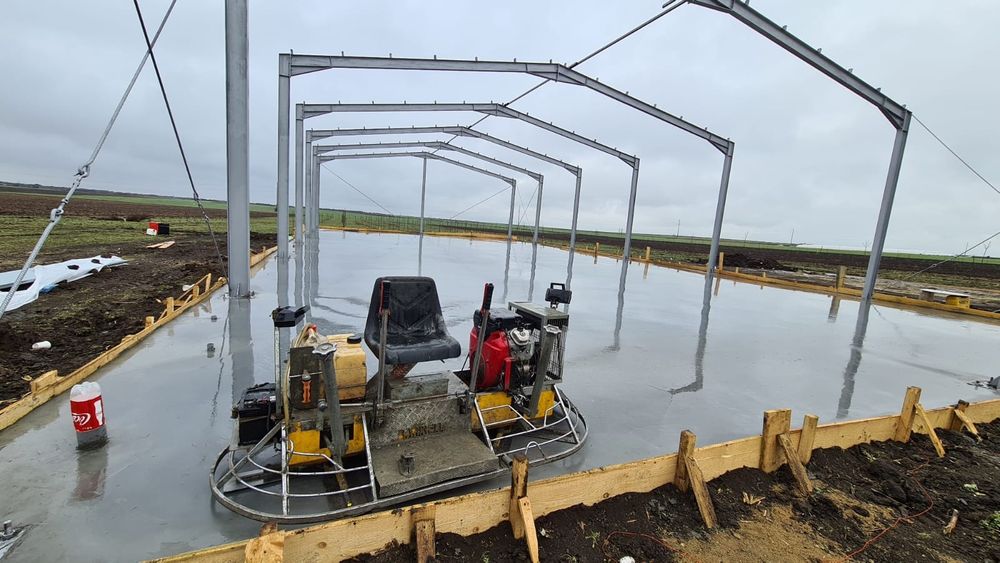 Turnare Beton finisat mecanic industrial cu elicopter si cuart, Periat