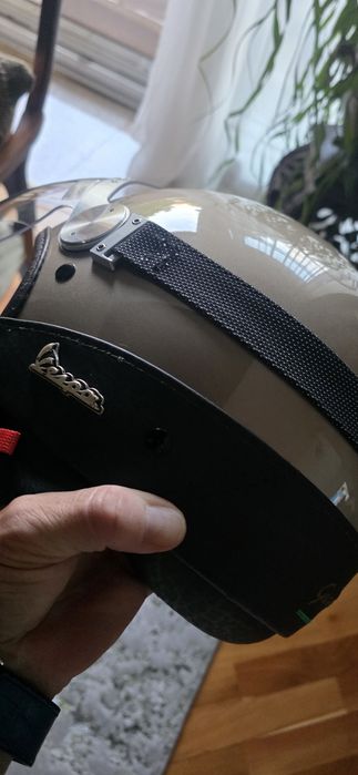 Ofer spre vanzare 2 casti moto Vespa
