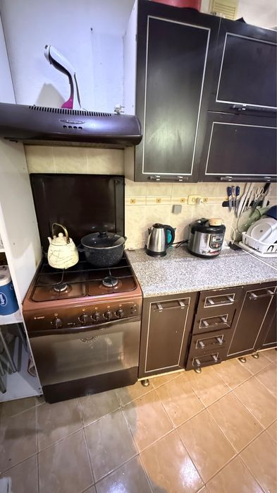 Продам газовую плиту и вытяжку