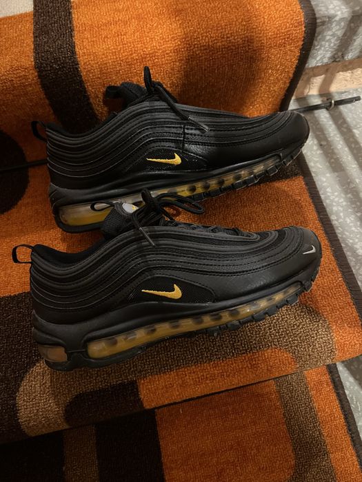 Маратонки уникален модел.