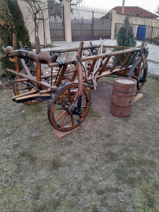 Vând car în stare foarte  bună.