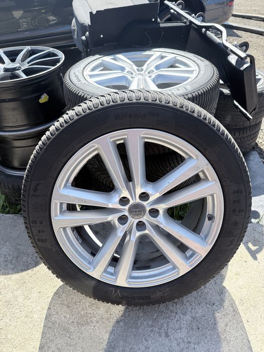 Комплект гуми с джанти audi Q7