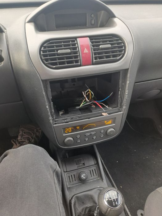 Opel corsa 1.2 benzina 136500 km