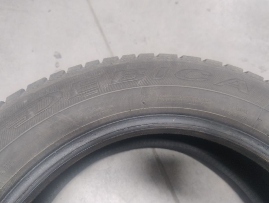 Vând două cauciucuri Debica iarna