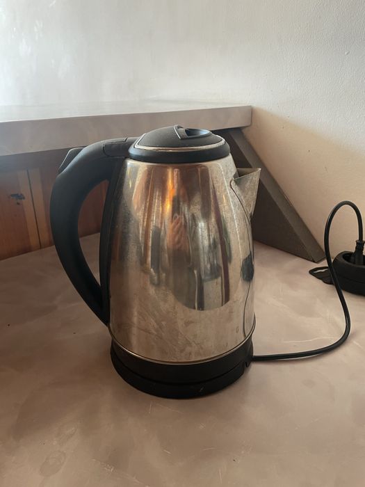 Електрически чайник за вода