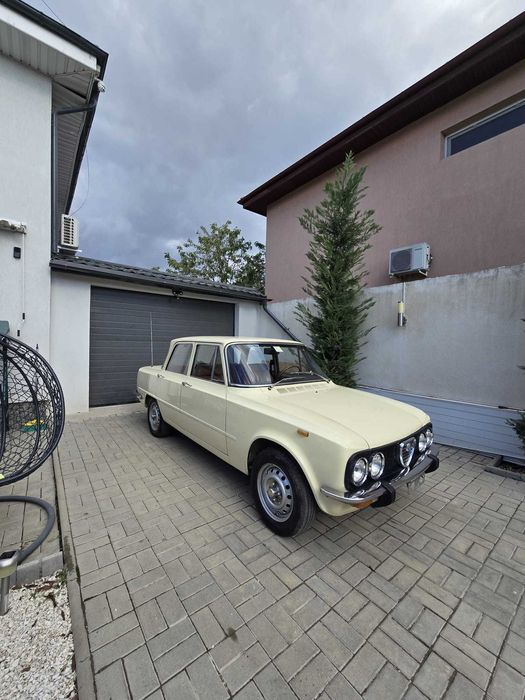 Alfa Romeo Giulia Super 1300 - An 1975 masina de Epoca –  de c