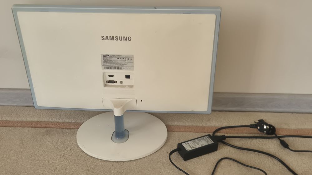 Монитор Samsung С