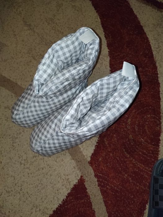 Топли пантофи или чорапи за сън