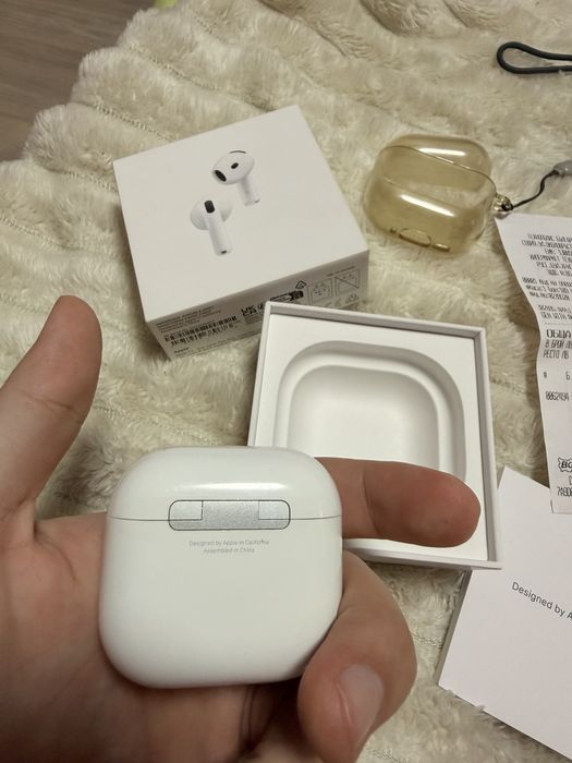 AirPods 4 (ANC) с калъф