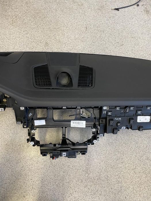 Plansa bord porsche cayenne 2020