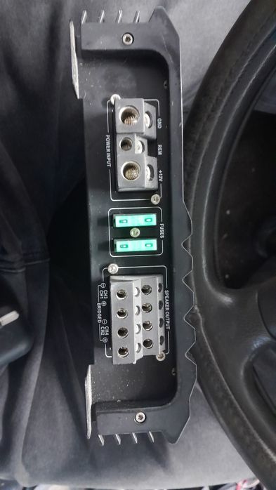 Продам усилитель в отличном состоянии