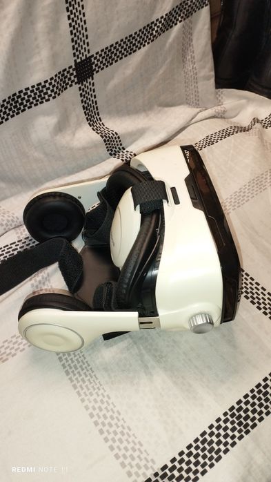 Ochelari vr cu casca