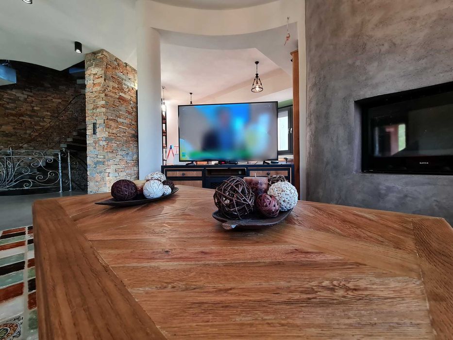 ПРОДАВА се самостоятелна къща 360 кв.м в Nea Peramos, Кавала код 4103